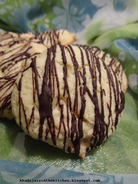 BISCUITS AU CHOCOLAT BLANC ET AU CITRON / WHITE CHOCOLATE LEMON COOKIES / GALLETAS CON CHOCOLATE BLANCO Y LIMÓN / بيسكوي بالشوكولاته البيضاء والليمون