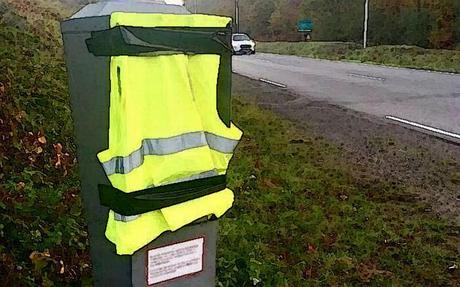 Le vandalisme des radars par les gilets jaunes coûte cher en vies humaines Le vandalisme des radars par les gilets jaunes coûte cher en vies humaines
