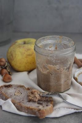 Cuillère et saladier : Beurre de pommes à la noisette (vegan)