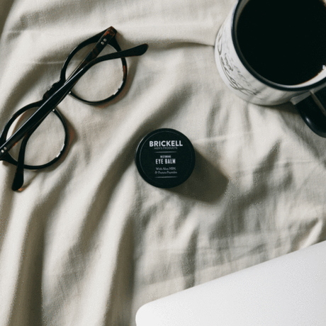 Ce que les hommes peuvent faire contre l’apparence fatiguée de la peau