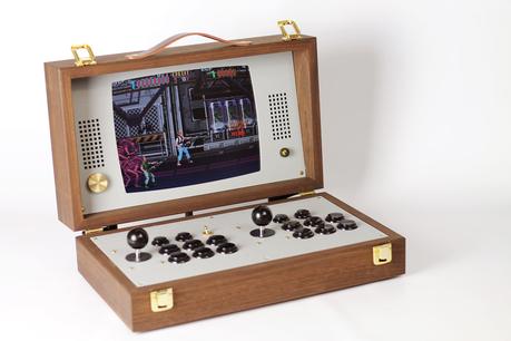 Ce designer fan des 60’s fabrique des bornes d’arcade