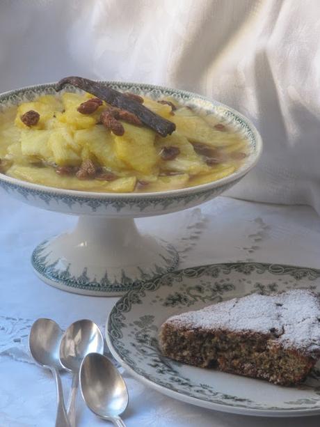 Ananas au sirop vanillé, rhum & raisins secs Ananas au sirop vanillé, rhum & raisins secs