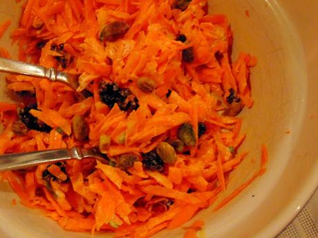 Salade de carottes au cari et omelette végétale au feta