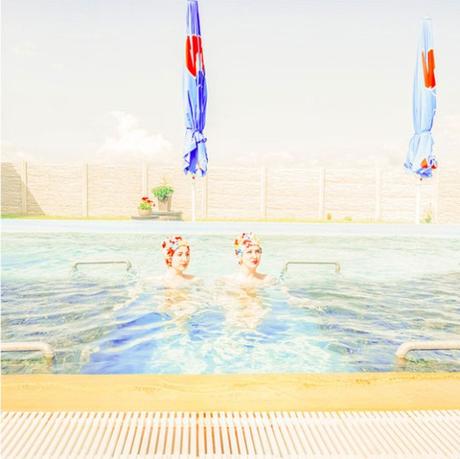 [PHOTOGRAPHIE] : dans le monde acidulé d’Andrea Koporova