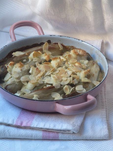 Endives au chèvre & aux amandes