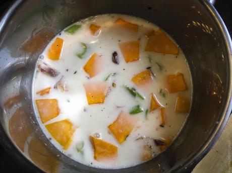 Douce shorba – Soupe de courge, lait de coco et lentilles Moong dal