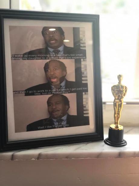Elles lui organisent une fête de mariage sous le thème de « The Office » Elles lui organisent une fête de mariage sous le thème de « The Office »