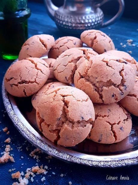 Ghriba bahla aux amandes et au vermicelle de chocolat