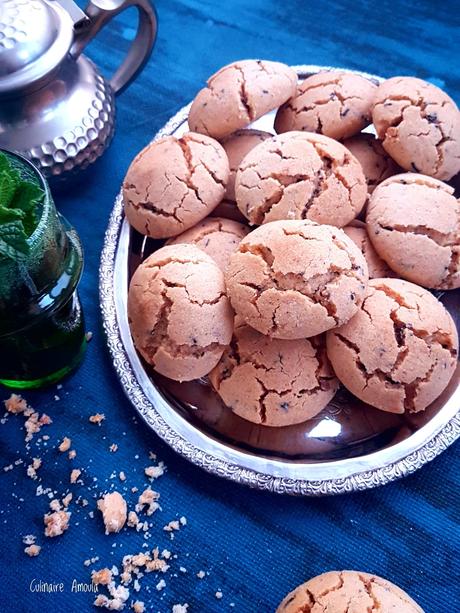 Ghriba bahla aux amandes et au vermicelle de chocolat