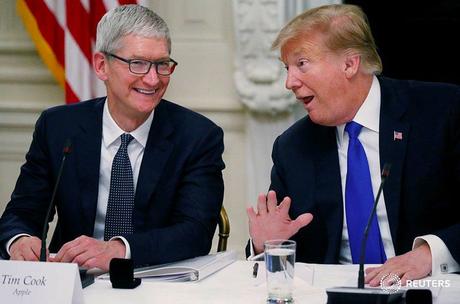Donald Trump et “Tim Apple” : le président américain crie à la fake news