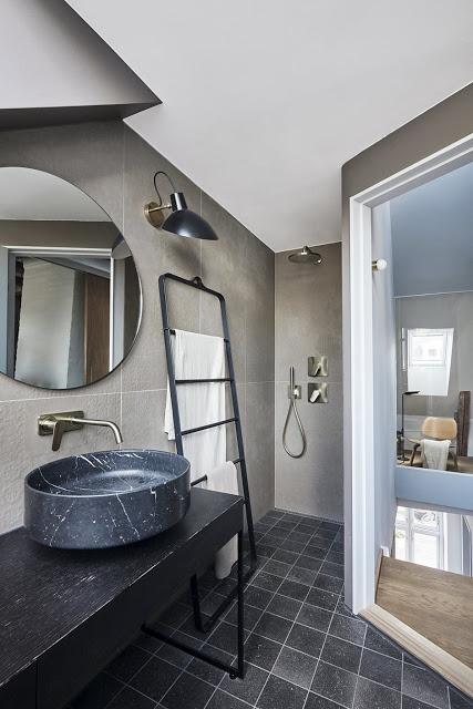 UNE MAISON CONTEMPORAINE... SENSIBLE ! UNE MAISON CONTEMPORAINE... SENSIBLE !