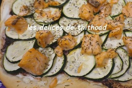 pizza saumon, courgettes et tapenade pizza saumon, courgettes et tapenade
