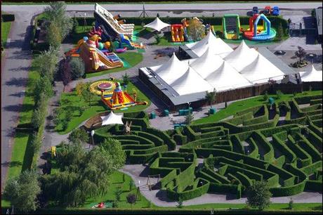 Entrez dans le plus grand labyrinthe permanent au monde Vue d'ensemble de Labyrinthe Aventure