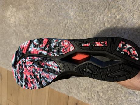 Mon avis sur la chaussure running 1400 V6 de chez New Balance ! Mon avis sur la chaussure running 1400 V6 de chez New Balance !