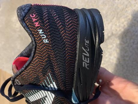 Mon avis sur la chaussure running 1400 V6 de chez New Balance ! Mon avis sur la chaussure running 1400 V6 de chez New Balance !