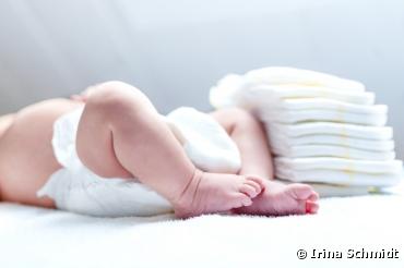 Produits toxiques dans les couches pour bébé : les autorités sanitaires en alerte