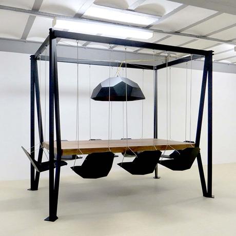 Swing Table: la table de réunion inspirée d’une balançoire