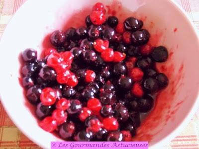 Dessert gourmand (mais peu sucré) aux fruits rouges et au porridge (Vegan)