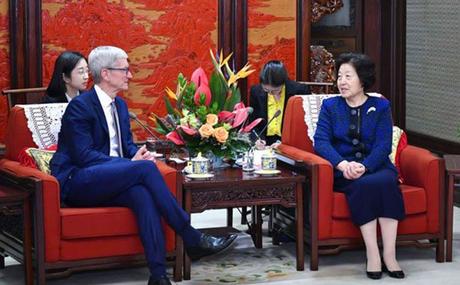 Avant la keynote, Tim Cook se rend en Chine Avant la keynote, Tim Cook se rend en Chine