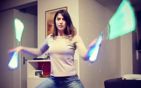 Ses nunchakus sont dignes de Star Wars