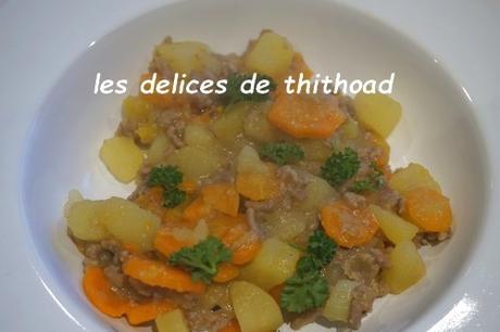 Ragoût de pommes de terre, carottes et boeuf