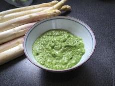 Version printemps – Pesto végétal d’ail des ours (et une recette de pâtes)