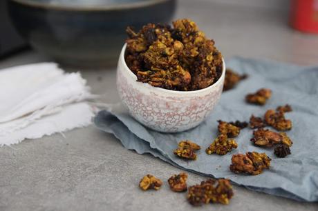 Cuillere et saladier : Granola quinoa-curry