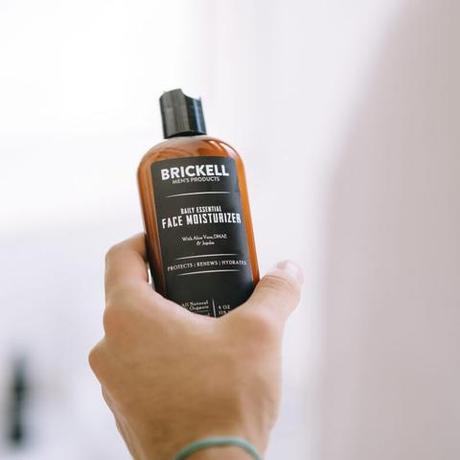 Comment la routine des soins de la peau de vos hommes devrait changer pour l’hiver Comment la routine des soins de la peau de vos hommes devrait changer pour l’hiver