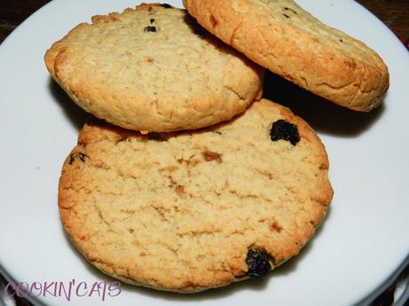 SHORBREAD BANANE & BAIE D'ARONIA (sans gluten, végétalien) SHORBREAD BANANE & BAIE D'ARONIA (sans gluten, végétalien)