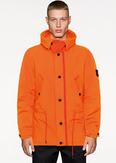 Stone Island mise sur le Orange Fluo pour sa collection SS19
