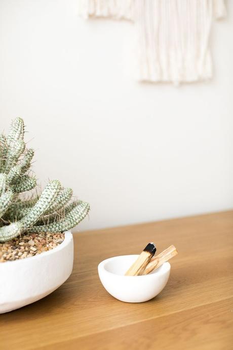 Visite d’un petit appartement minimaliste à San Francisco petit appartement minimaliste encens papier arménie cactus blog déco clem around the corner