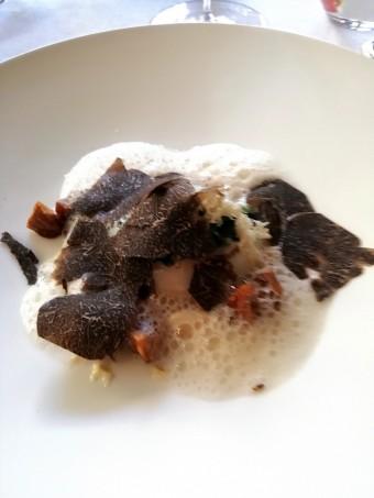 Oeuf de poule, truffes noires, celeri, châtaignes © Gourmets&co