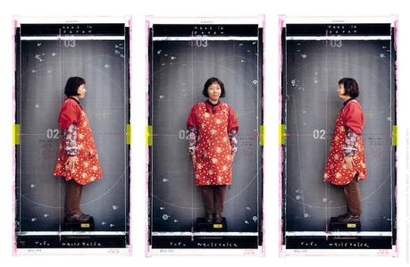 Il photographie 100 travailleurs japonais et leur uniforme Il photographie 100 travailleurs japonais et leur uniforme