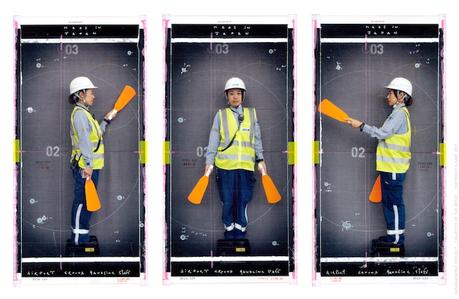 Il photographie 100 travailleurs japonais et leur uniforme