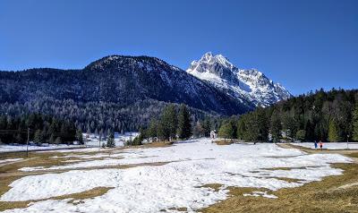 Fröhlicher Frühling in Mittenwald - 10 Bilder - Printemps joyeux à Mittenwald