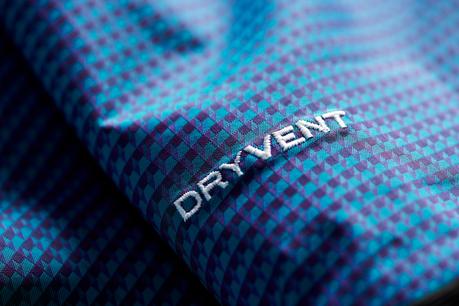 The North Face dévoile une capsule iridescente inédite