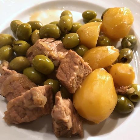 sauté de veau aux pommes de terre et aux olives