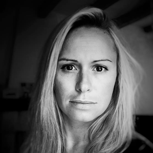 Une infirmière un peu spéciale est embaûchée aux éditions Elixyria