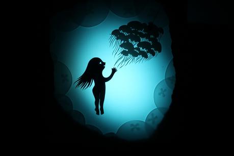 Vidéo Du Jour: Sous Le Cyan Ladylike Lily