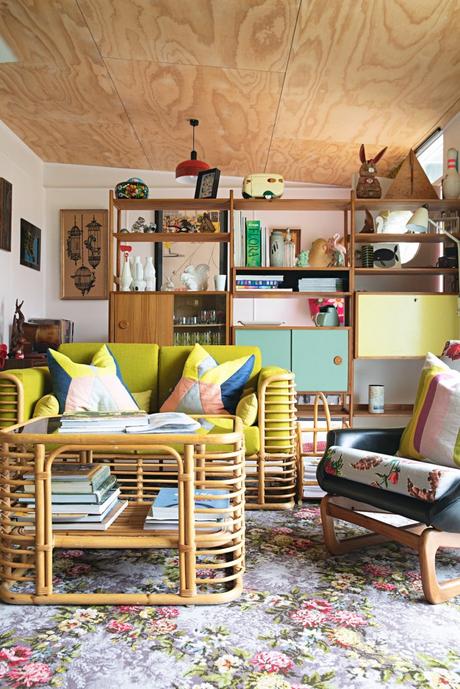 maison rétro australie bambou tapis vintage couleurs vert bois meubles - blog déco - clem around the corner