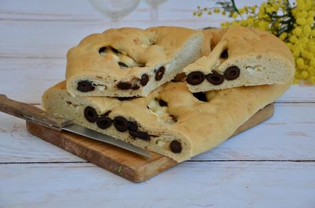 Fougasse au chèvre et olives noires Fougasse au chèvre et olives noires