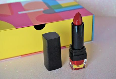 La Birchbox Pop Couleurs a du peps ! https://www.awin1.com/cread.php?awinmid=15574&awinaffid=285299&clickref=&p=https%3A%2F%2Fbirchbox.fr%2Fmarques%2Fsleek-makeup%2Frouge-a-levres-semi-matte-lip-vip%2Fwalk-of-fame