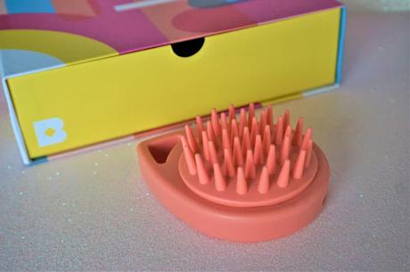 La Birchbox Pop Couleurs a du peps ! https://www.awin1.com/cread.php?awinmid=15574&awinaffid=285299&clickref=&p=https%3A%2F%2Fbirchbox.fr%2Fmarques%2Fbirchbox%2Fbrosse-massante