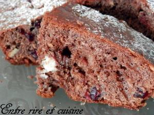 Gâteau aux cranberries et chocolat {recyclage, fond de placard}