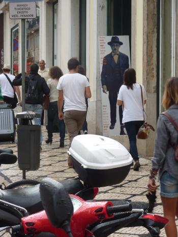 carnet,note,journal,autobiographie,écriture de soi,prairie journal,voyage,nocturne,lisbonne,portugal,tramway,electrico,principe real,restauradores,blog littéraire de christian cottet-emard,venise,italie,europe,direction,sens de l'orientation,gnossiennes,satie,aldo ciccolini,pianiste,piano,fernando pessoa,poète,poésie,littérature,rêve,sommeil,neige,jura,banc