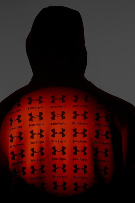 La collaboration entre Palm Angels et Under Armour est faite avec des tissus réactifs Une collaboration Palm Angels x Under Armour sous infrarouges