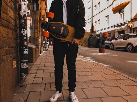 meilleurs-skateboards-électriques-rue-615x461