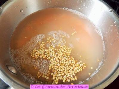 Oseille farcie au sarrasin et sauce aux orties (Vegan)