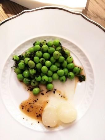 Petits pois, navets, truffes. © Gourmets&co