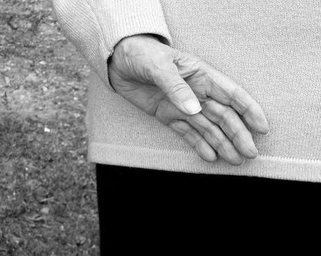 Sa main, 87 ans, 13.07.2008